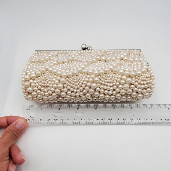 Elegant Beaded Faux Pearl Evening Clutch With Detactable Silver Chain Strap - Picture 4 of 8